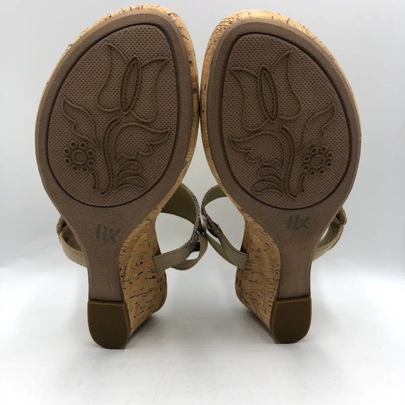 White Mountain Women's Gold Wedge Sandals - Picture 12 of 15